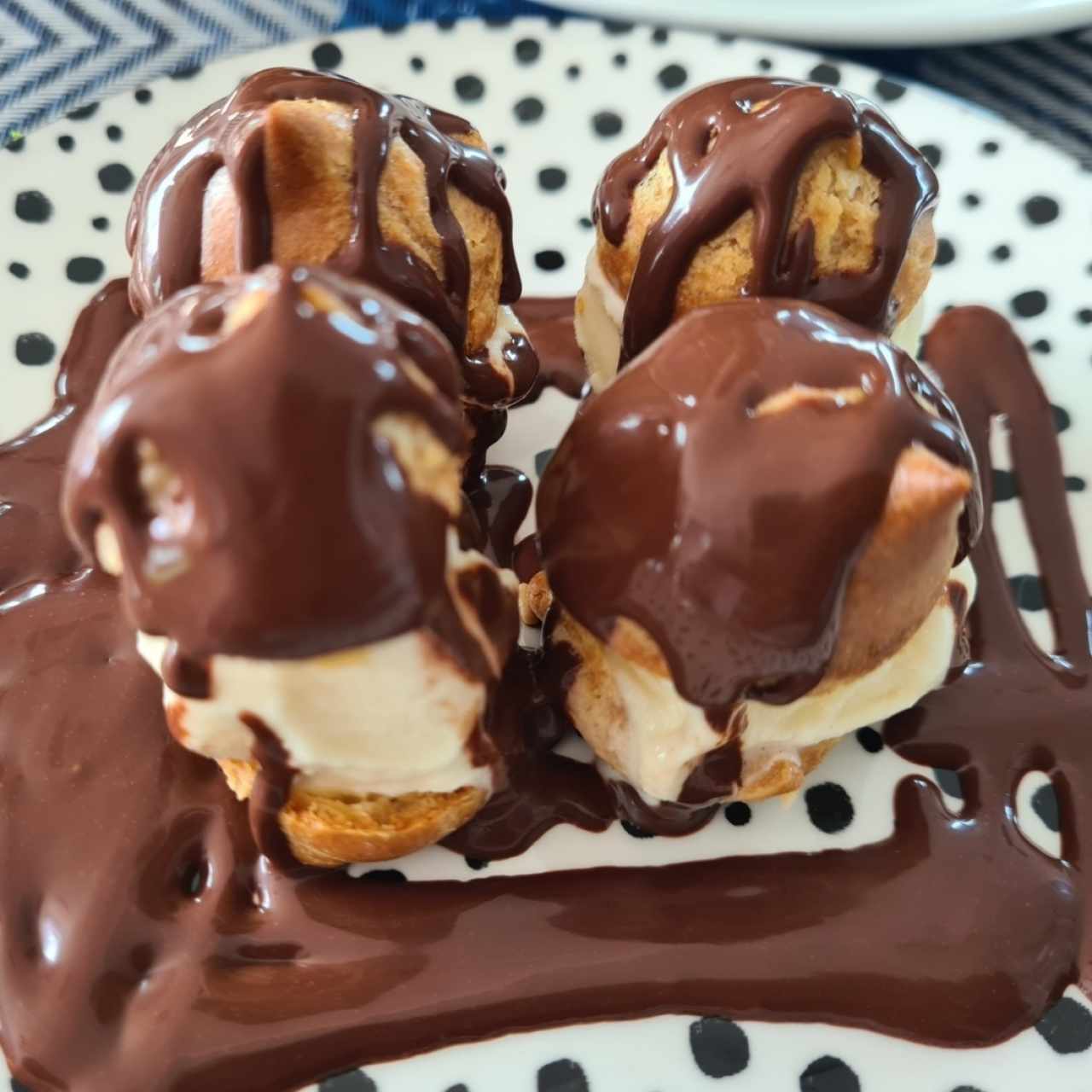 profiteroles 
