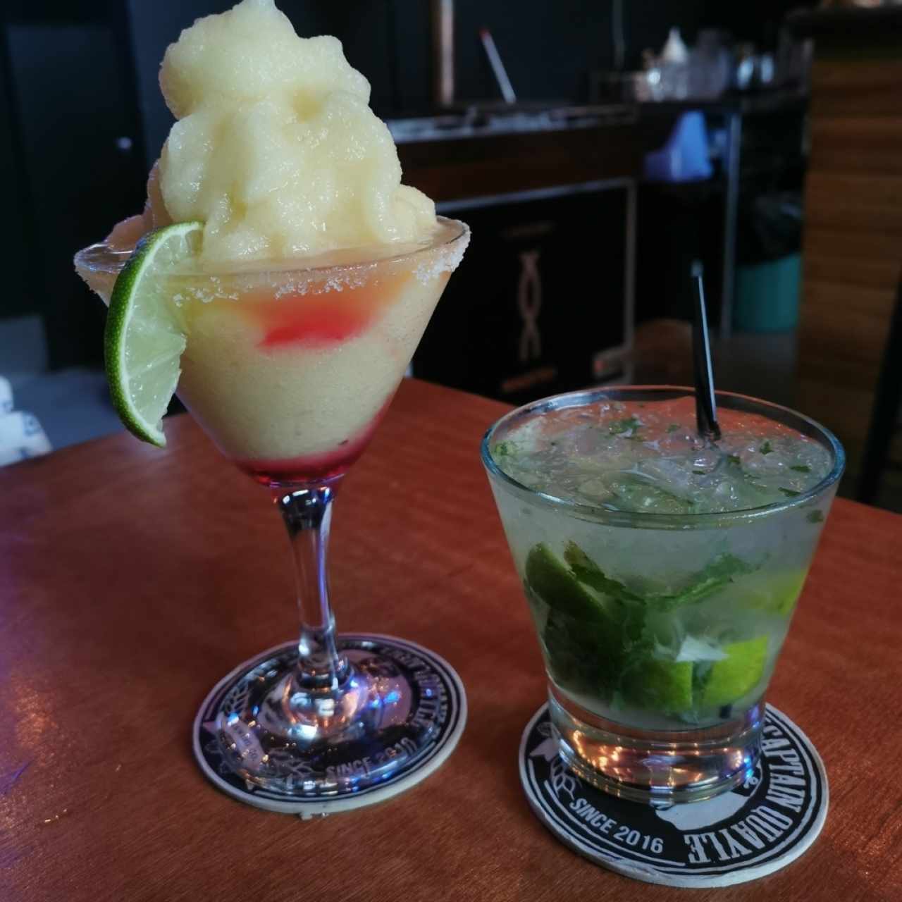 Margarita de Maracuyá y Mojito Clásico