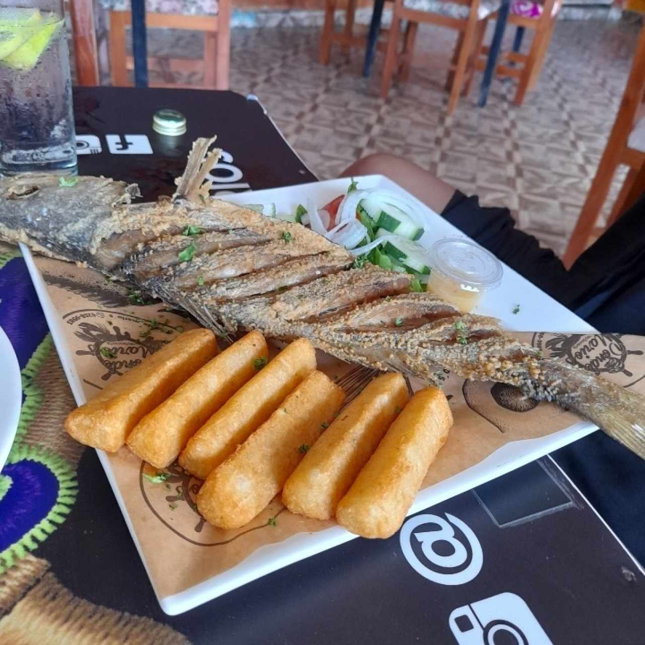 pescado frito corvina