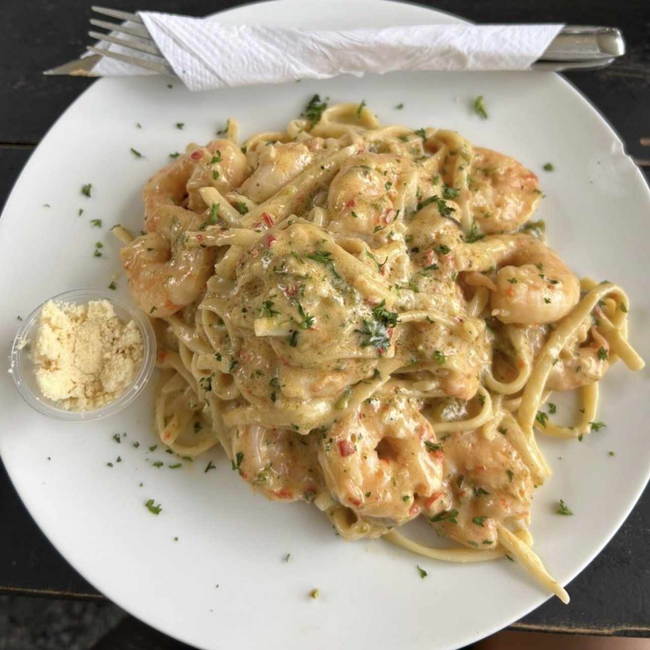 Linguini de camarones en salsa blanca 