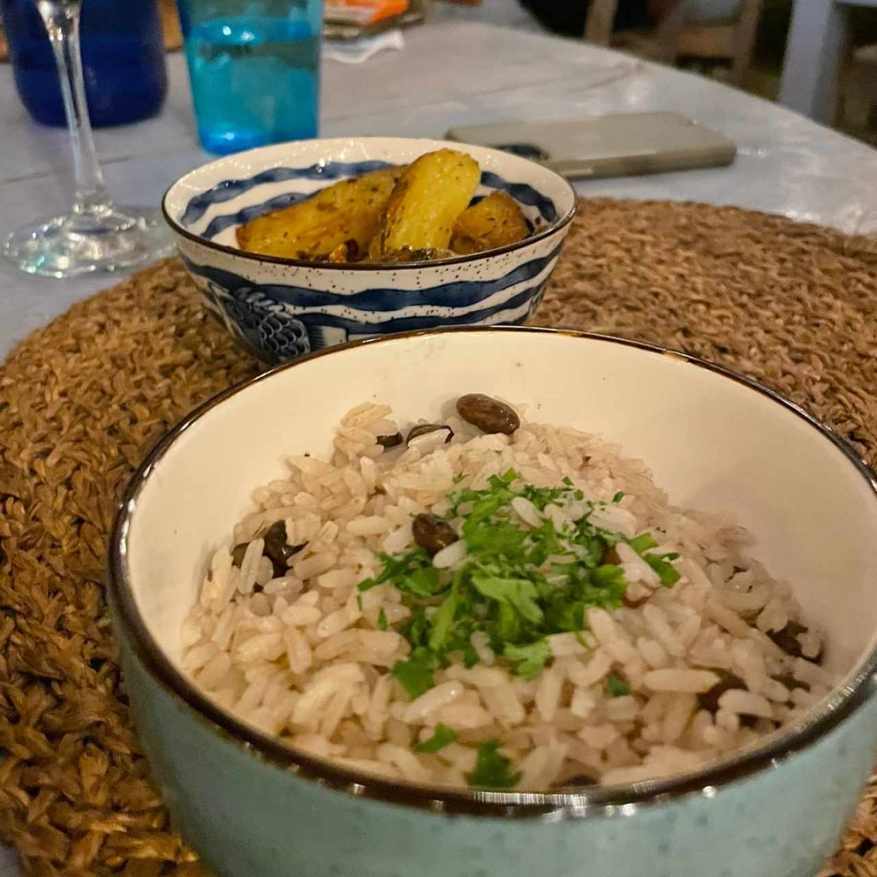 arroz con guandu y papas con romero