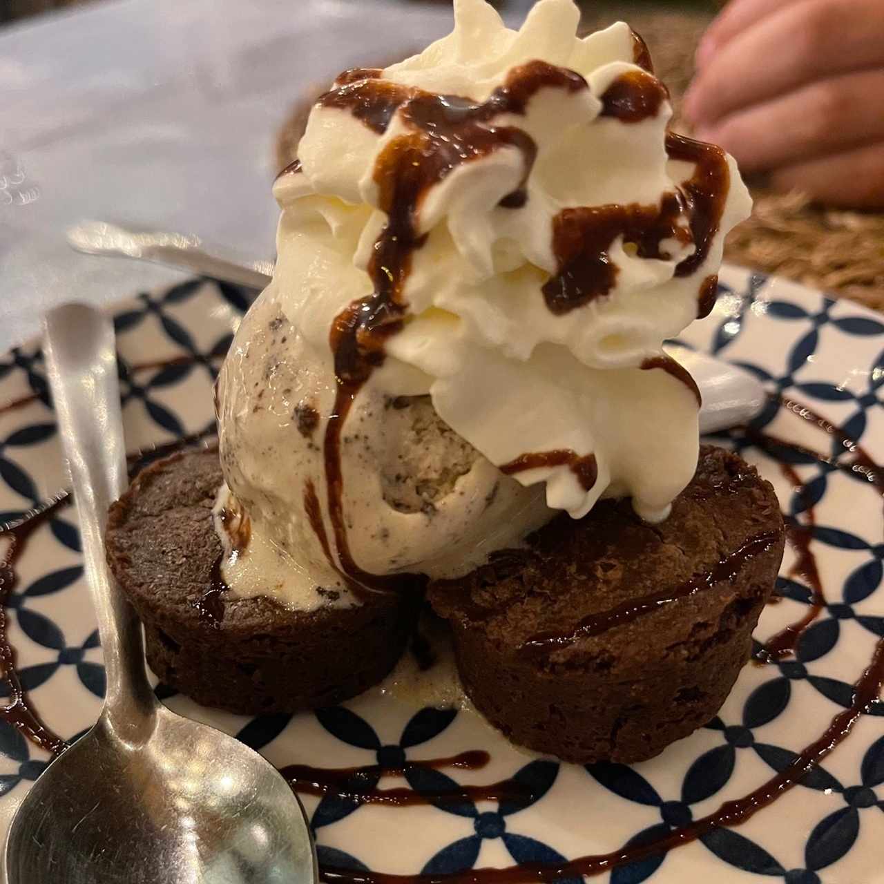 Brownie con helado