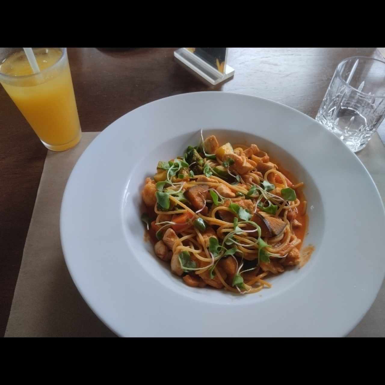 Spaguetti en salsa de Ají con pollo