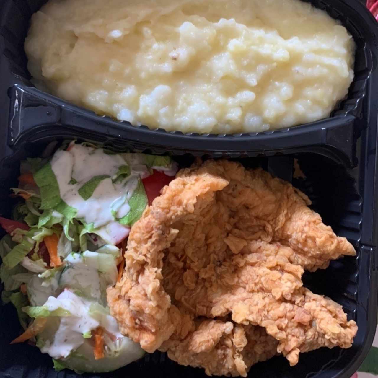 Combo de pechuga de pollo frito con puré