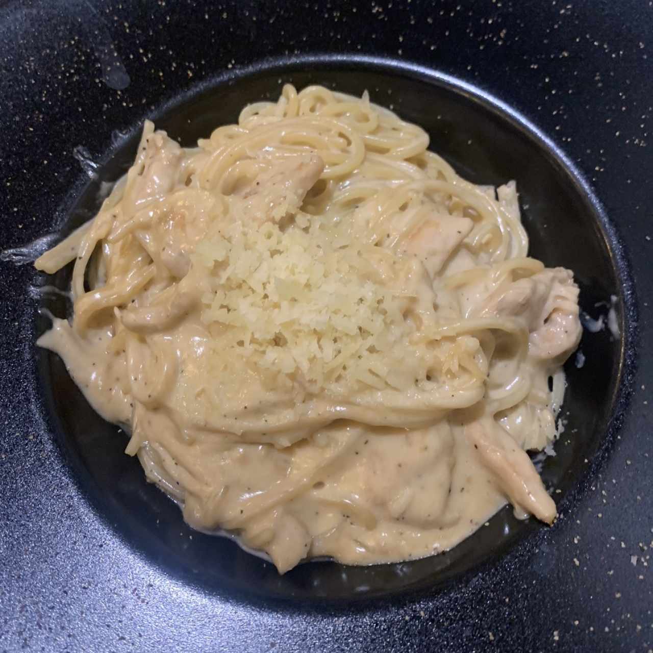 Pasta Alfredo con Pollo