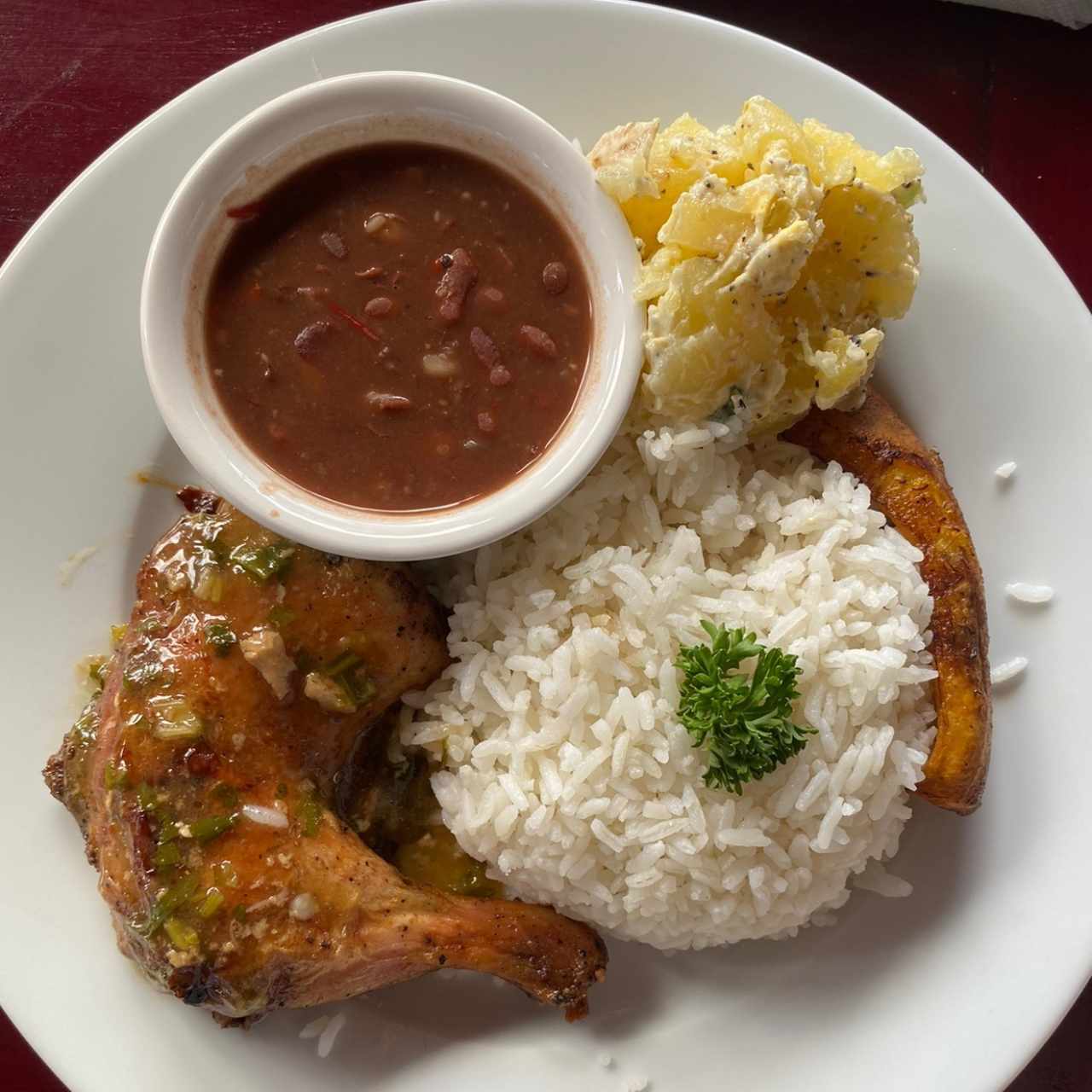 Almuerzo con pollo