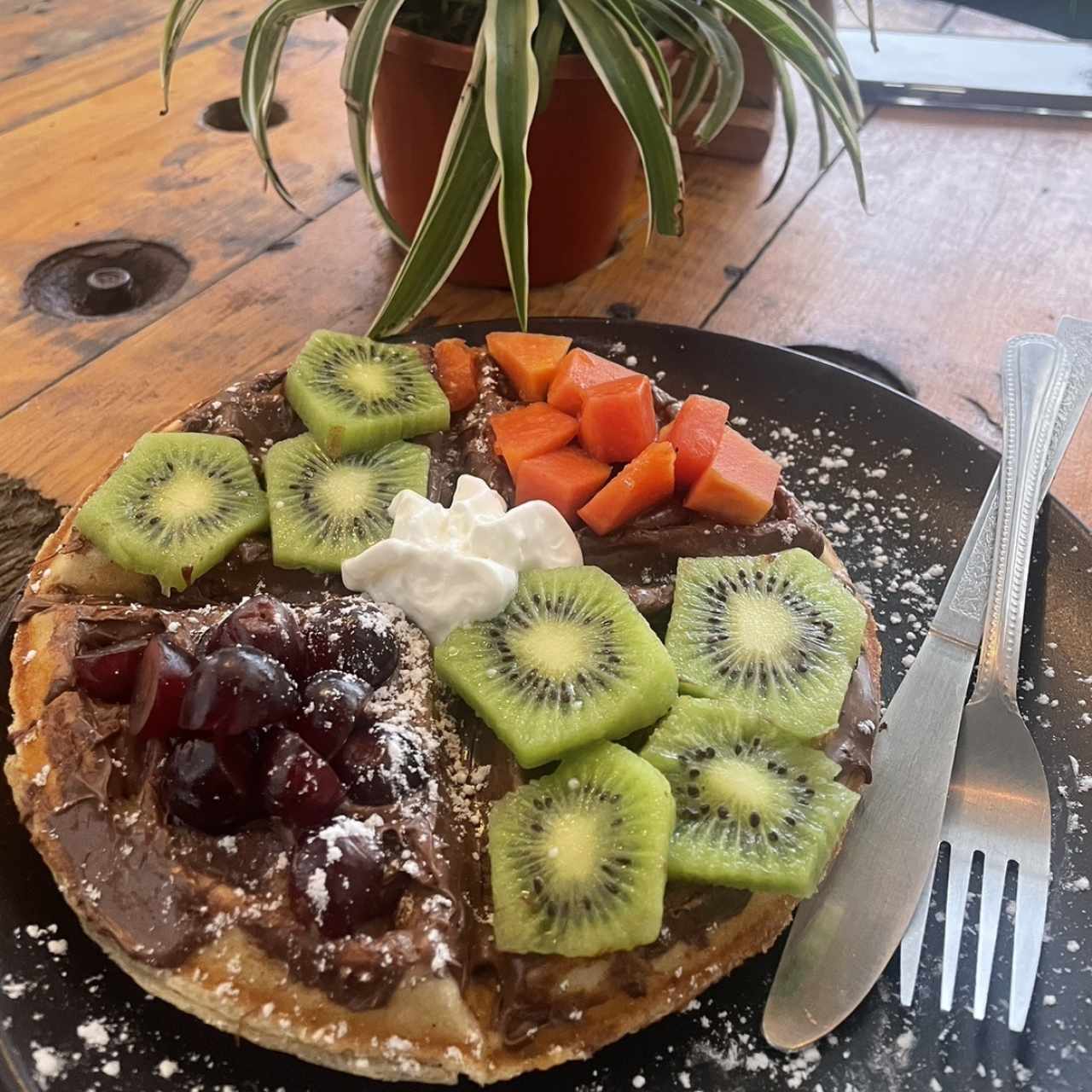 Wafle con frutas y nutella 