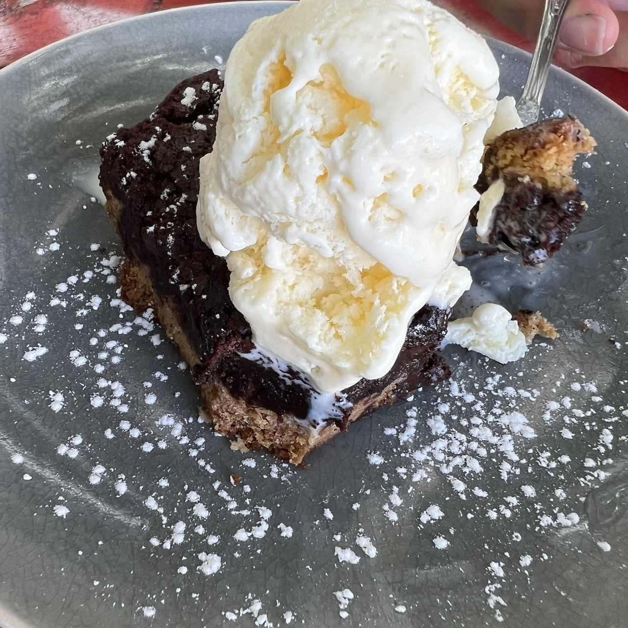 Brownie con helado