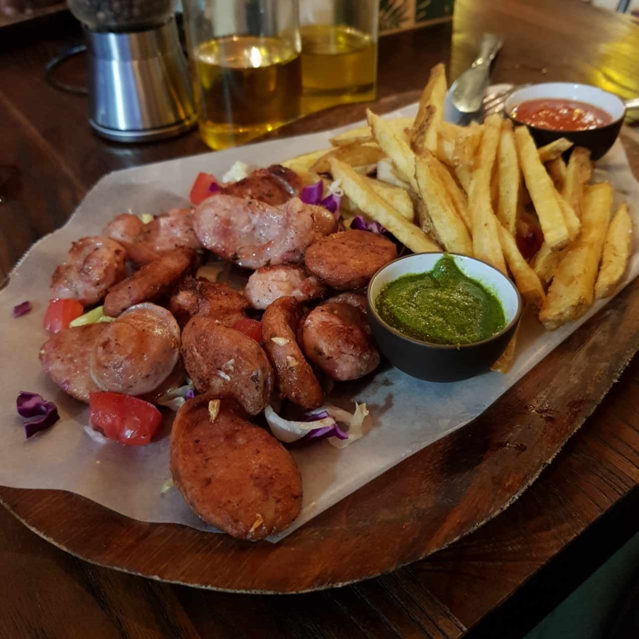 Picada de Chorizo y Papitas