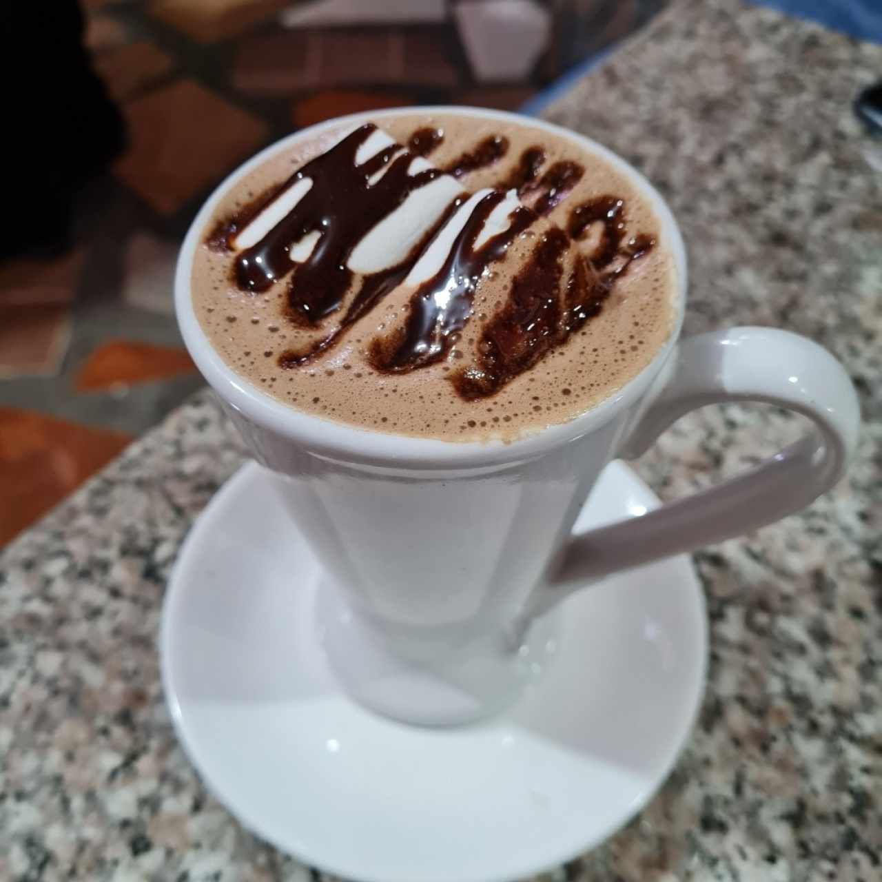 Chocolate caliente con malvas