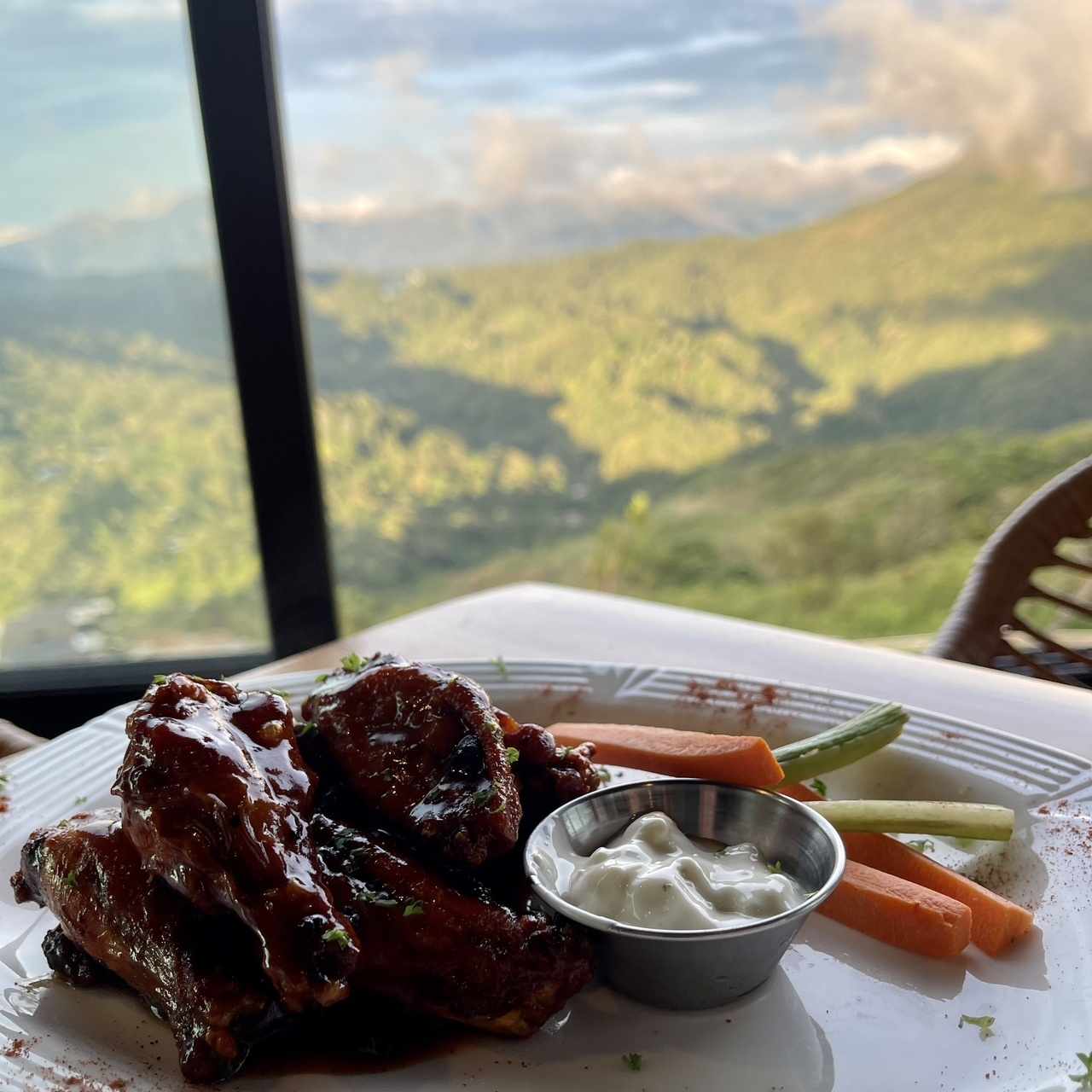 Alitas de pollo + ron abuelo