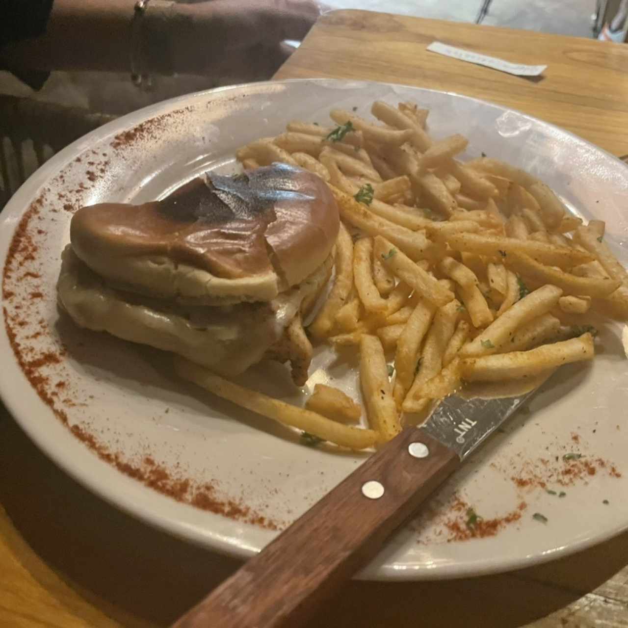 Hamburguesa se Pollo no se espero para la foto