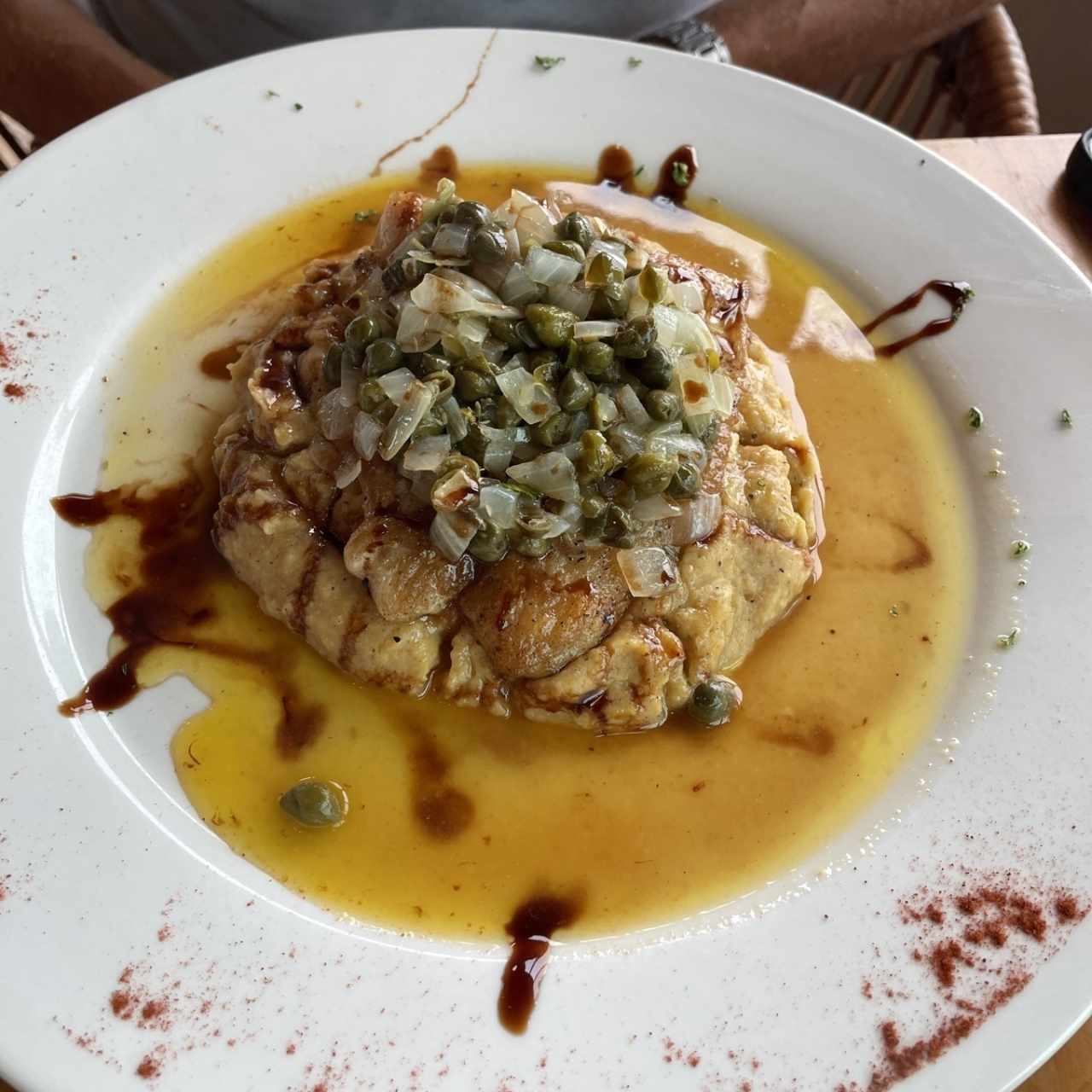 Filete de Corvina en Salsa de Vino Blanco