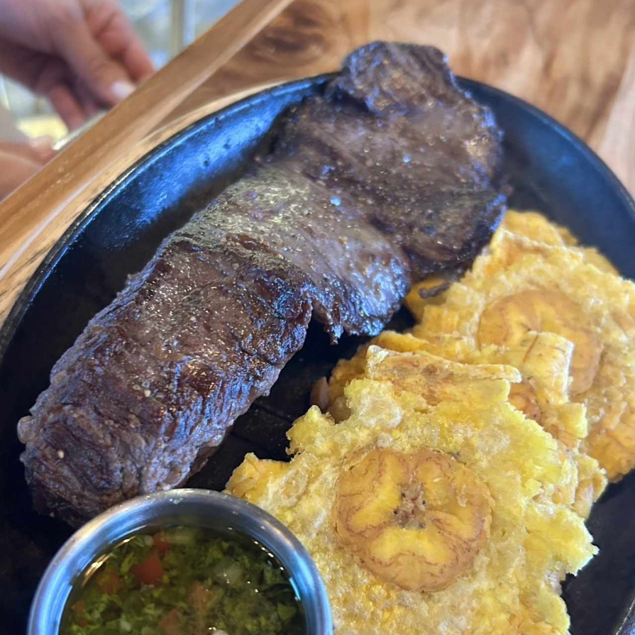 Entraña al Chimichurri con Papines al Romero