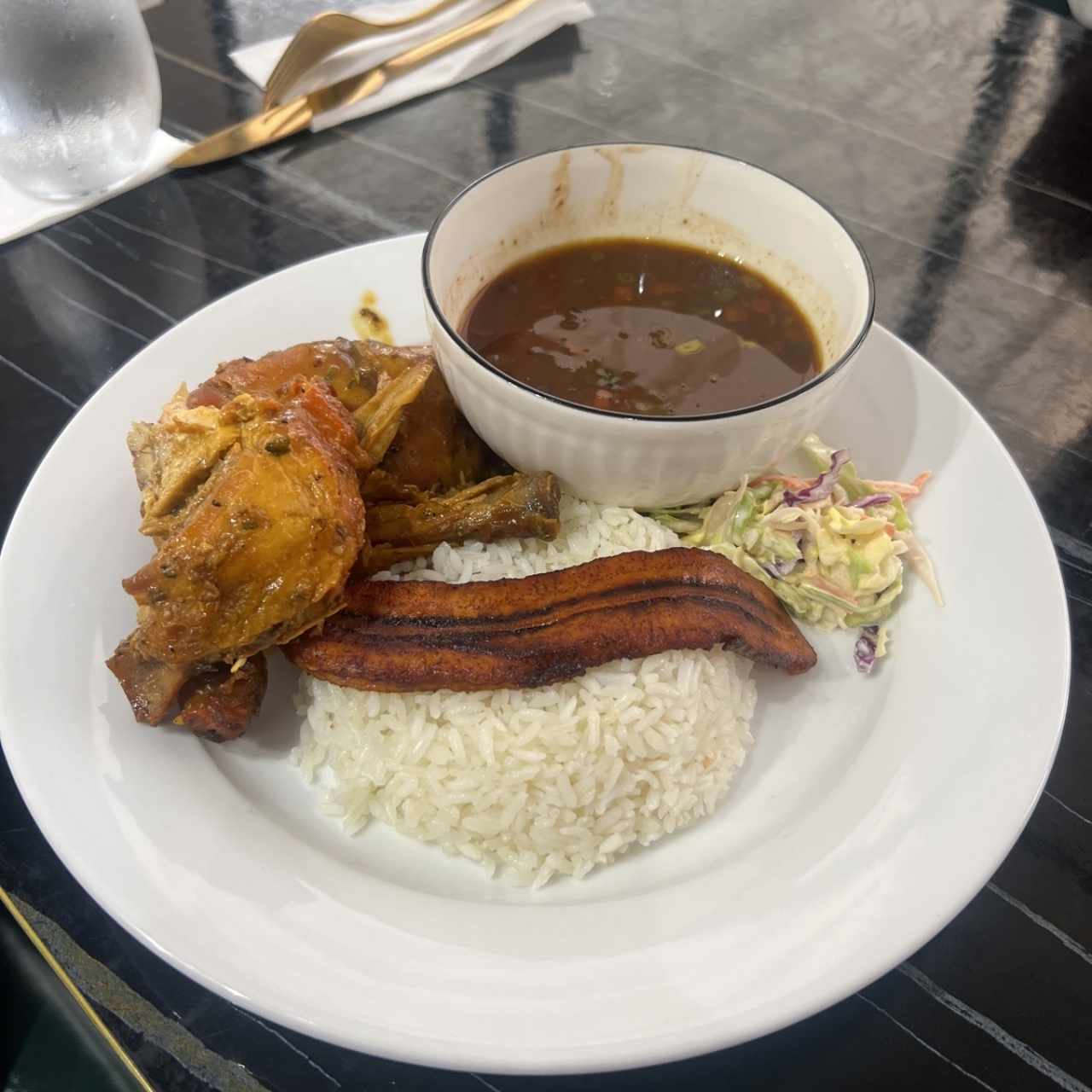 Pollo guisado 
