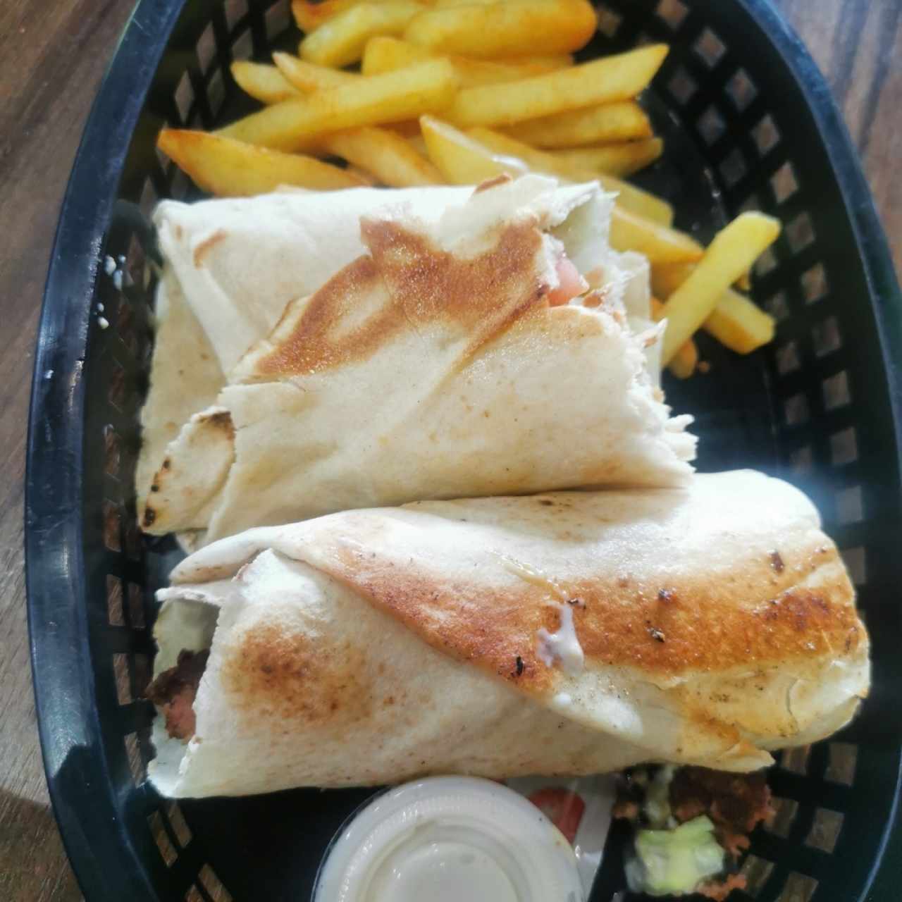 Shawarma mixto con papas fritas 