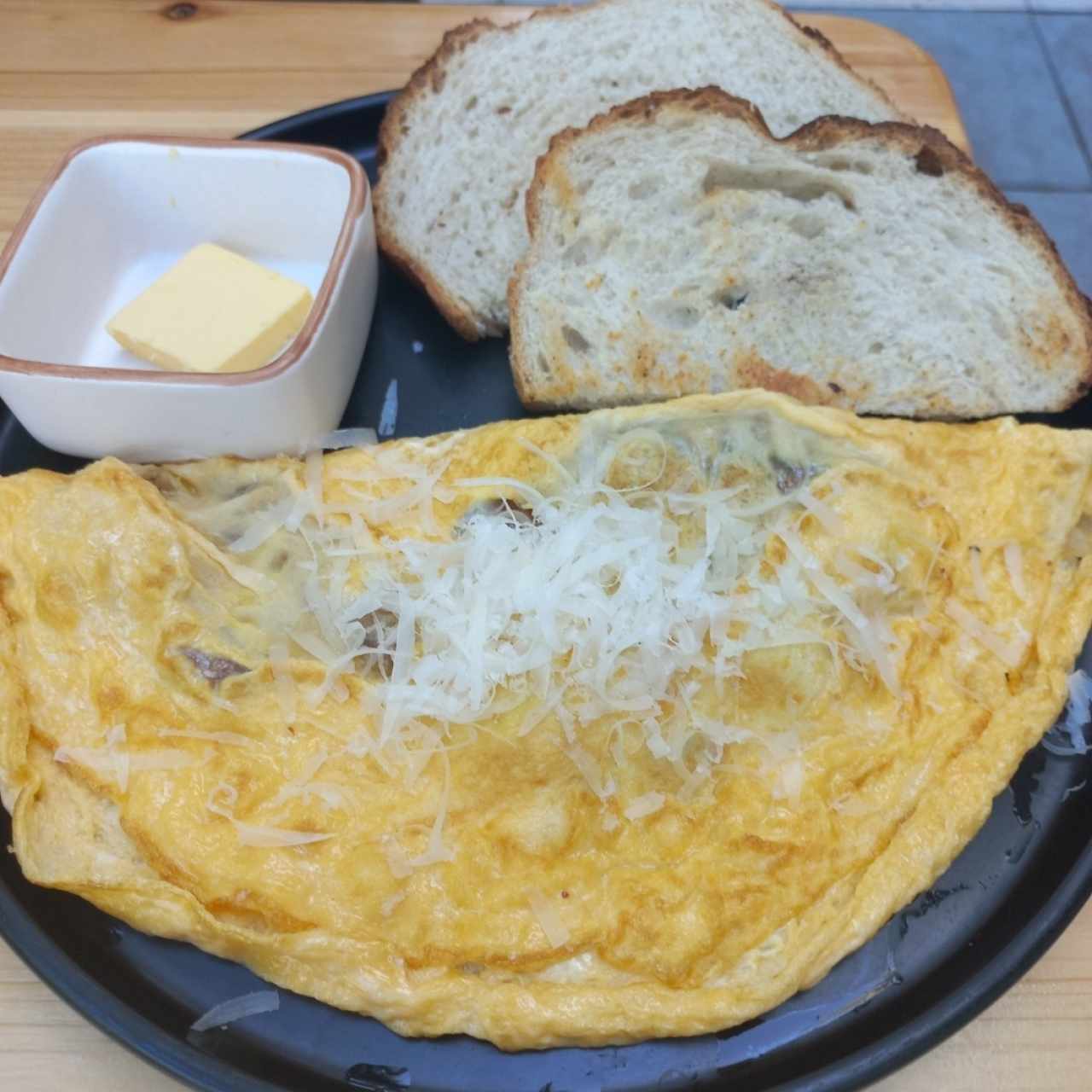 Breakfast - Omelette Sandwich