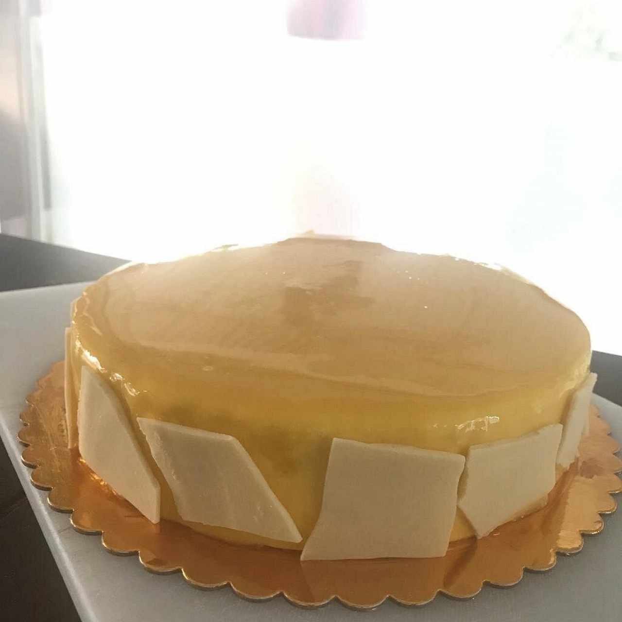 Pastel de cumpleaños o celebración bajo pedido