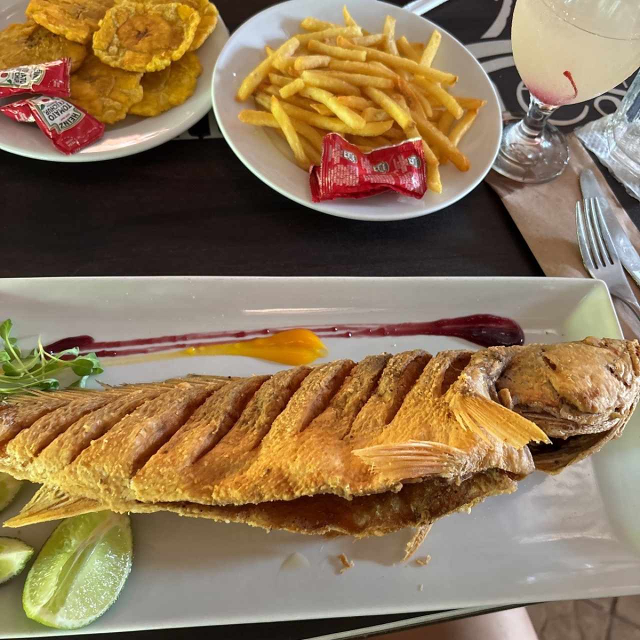 PESCADOS-FISH - Corvina frita