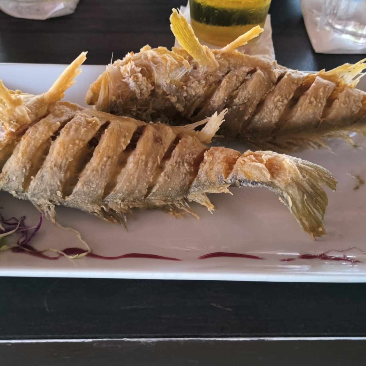 pescado frito (guabina) entero