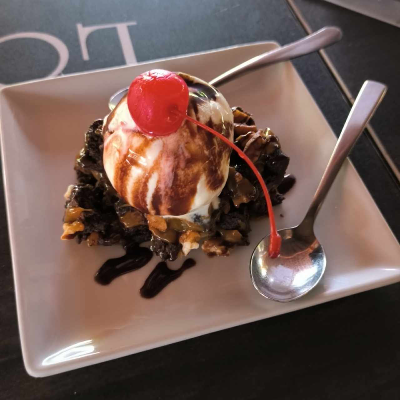 Brownie con helado