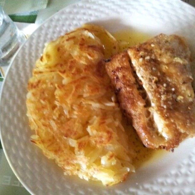 Filete de pescado al anillo con papas rosty