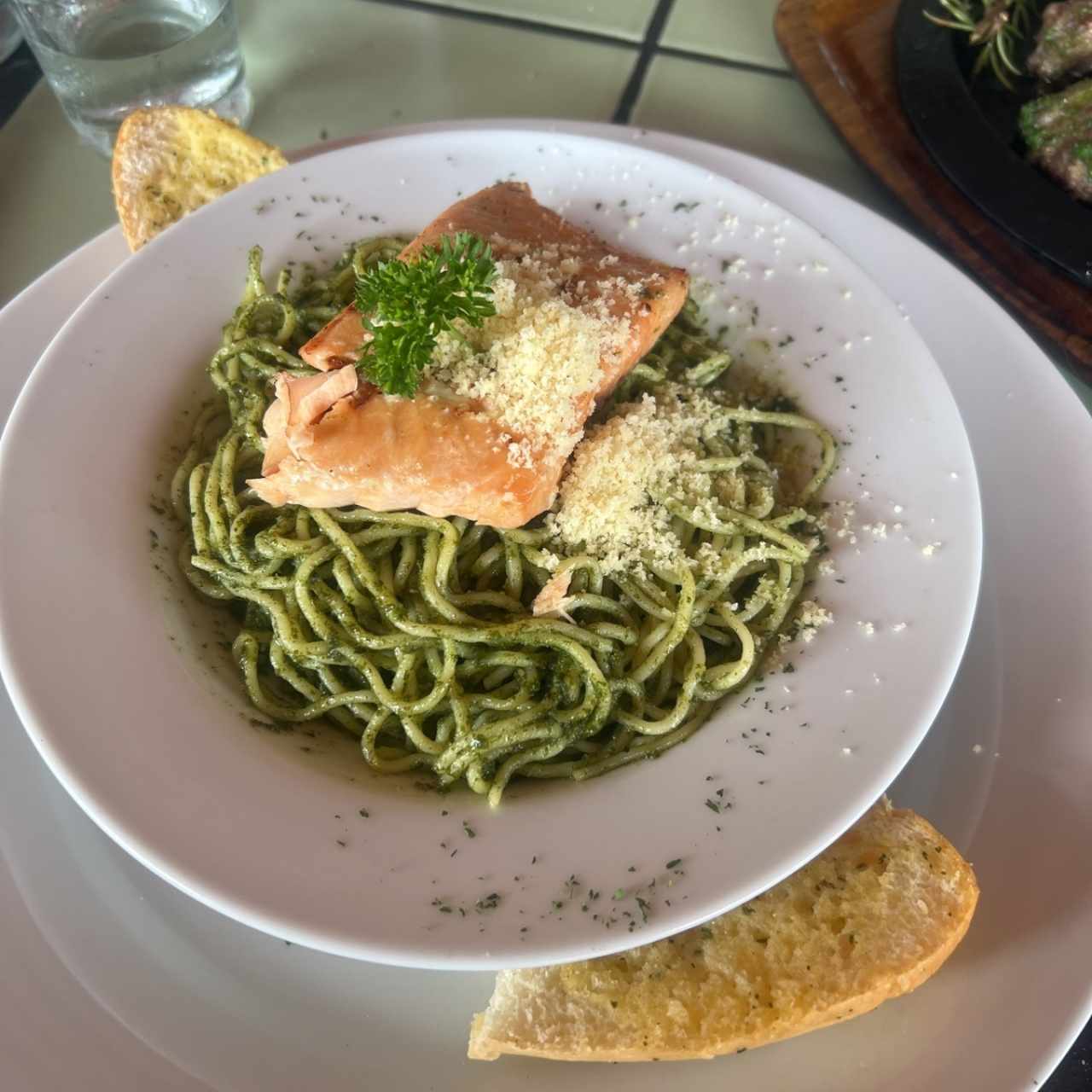 Pasta al Pesto con salmon