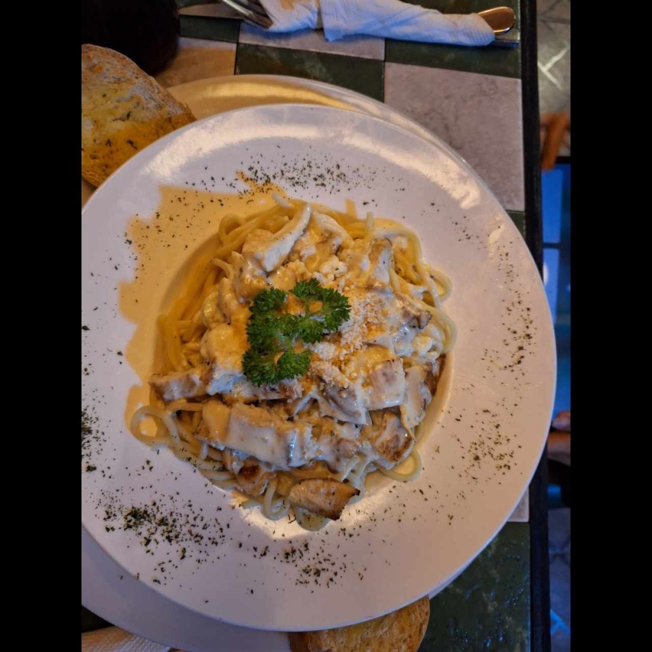 Spaghetti en salsa blanca