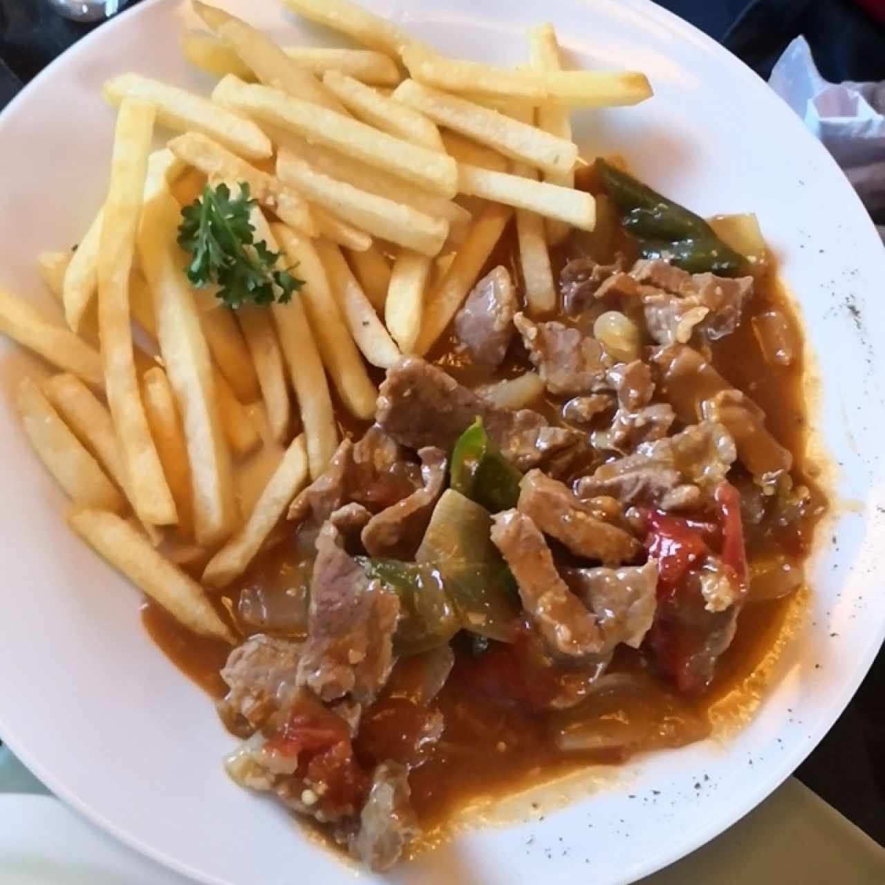 Bistec picado con Papitas fritas