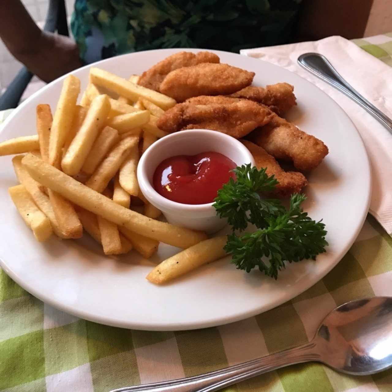 Chicken nuggets with fries