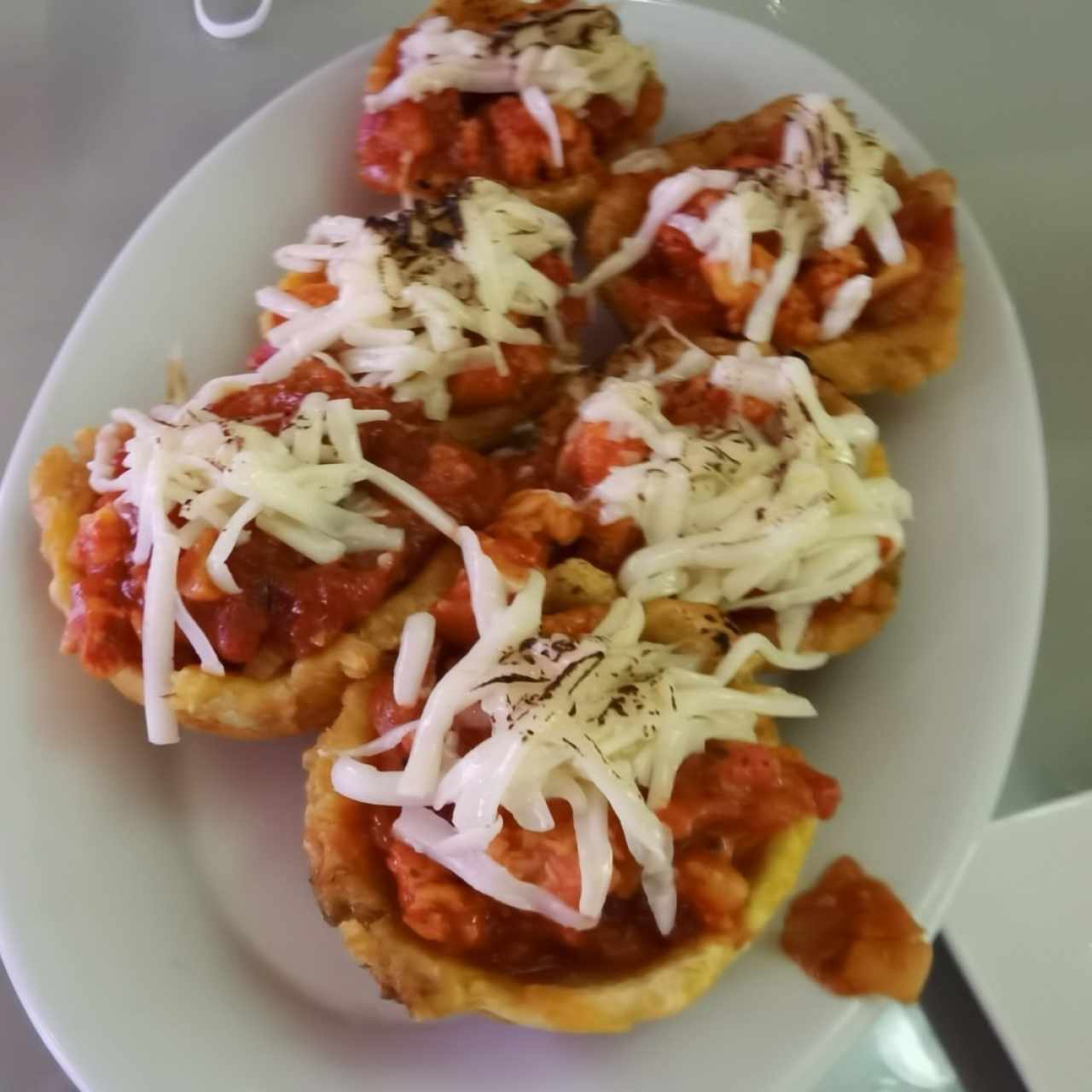 Patacon relleno de camarones