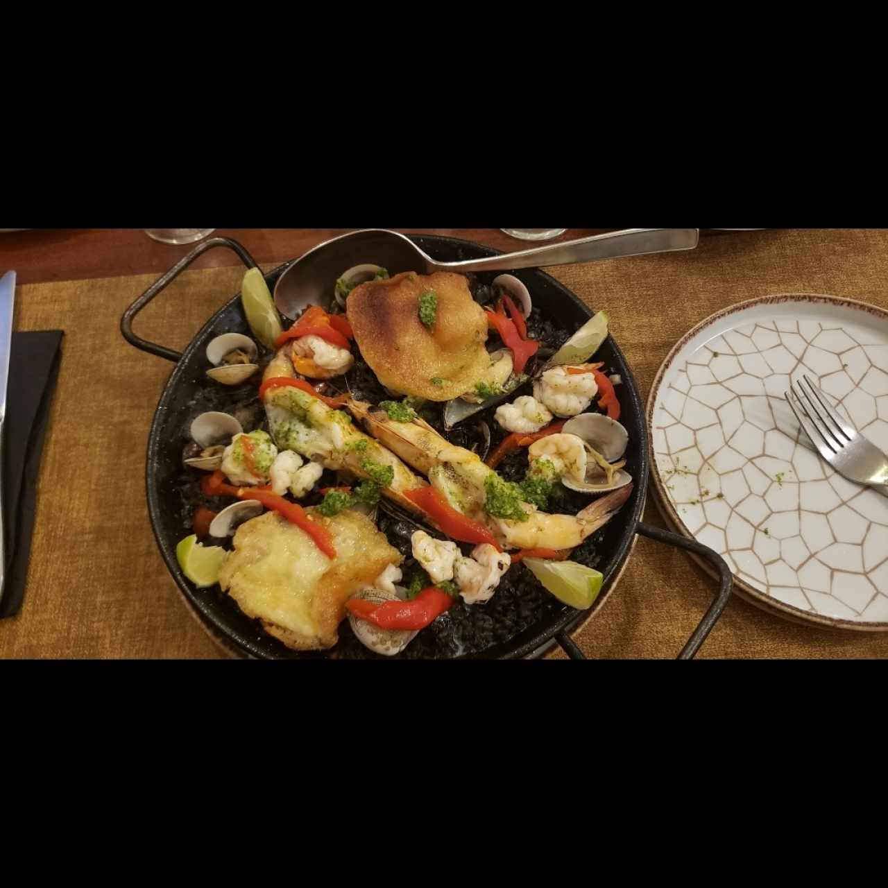Paella negra