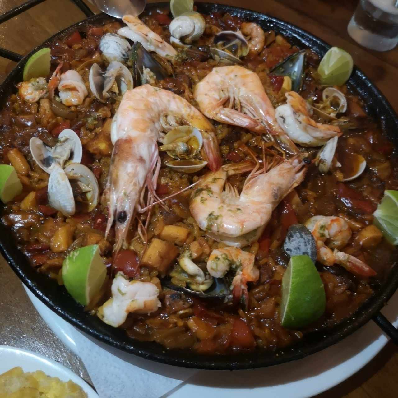 PLATOS FUERTES - PAELLA DE MARISCOS