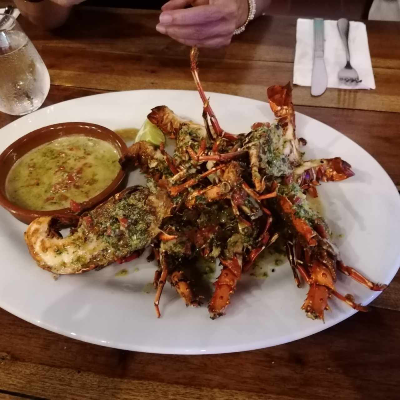 PLATOS FUERTES - LANGOSTINOS AL GRILL