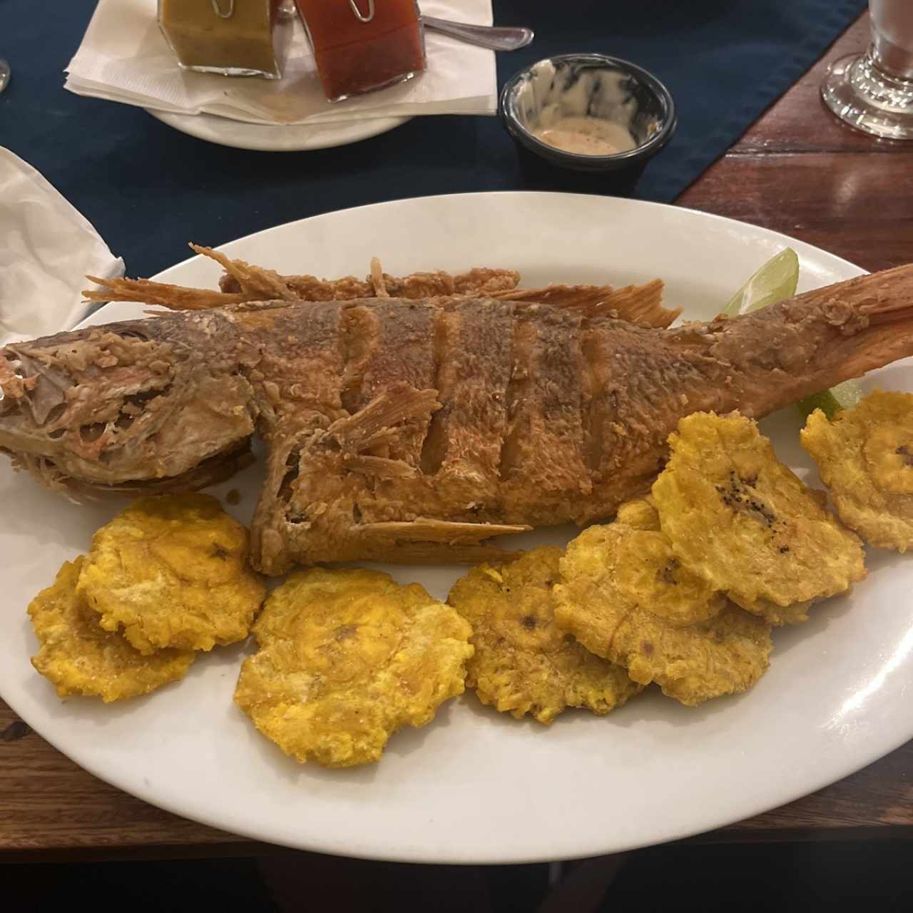 PLATOS FUERTES - PARGO/CORVINA FRITA