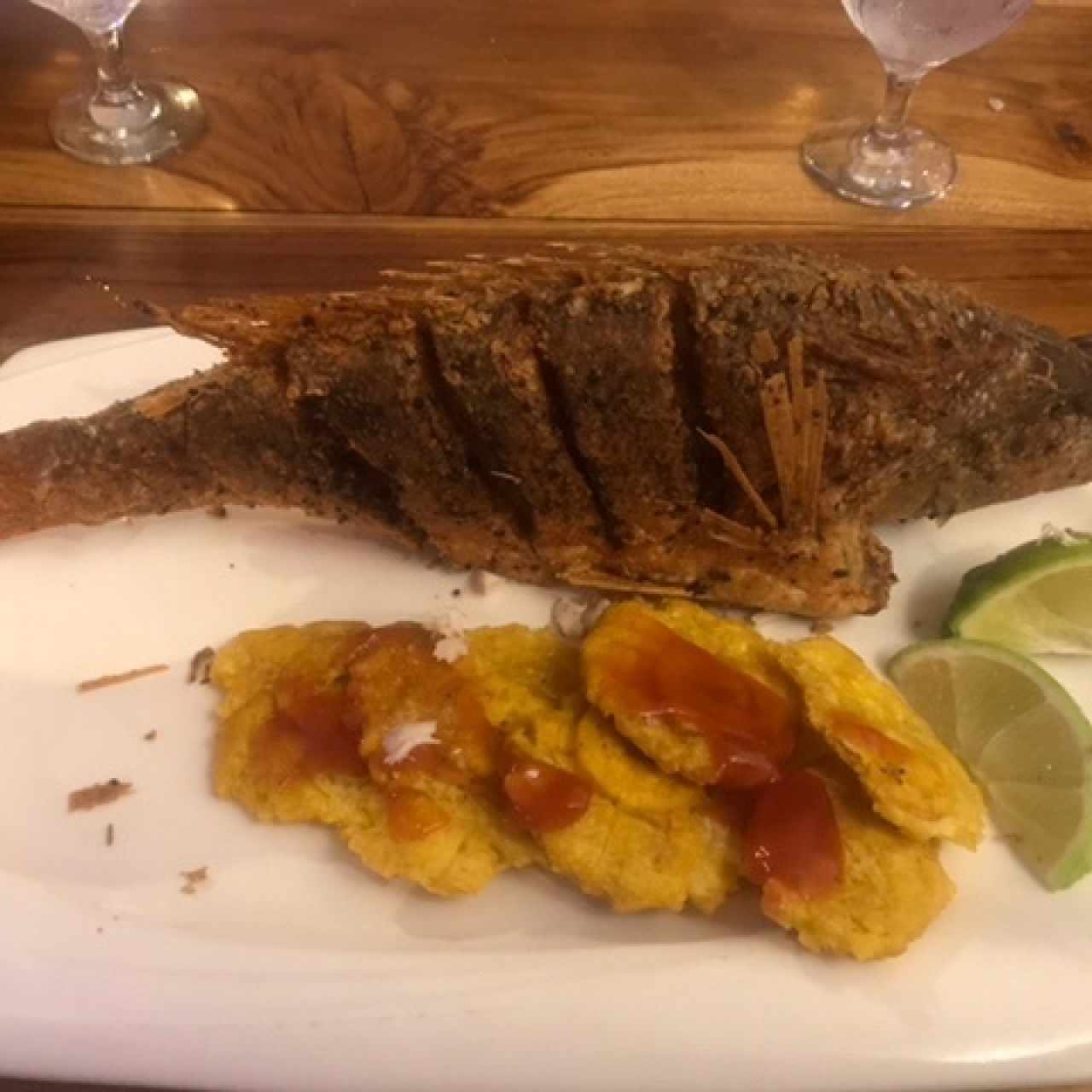 Pargo frito, bien acompañao