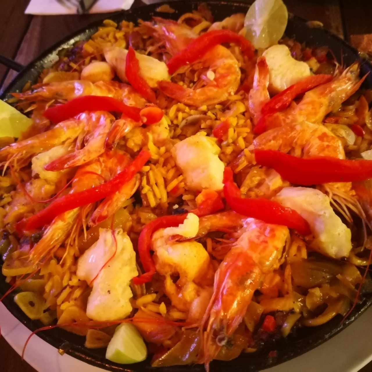 PLATOS FUERTES - PAELLA DE MARISCOS