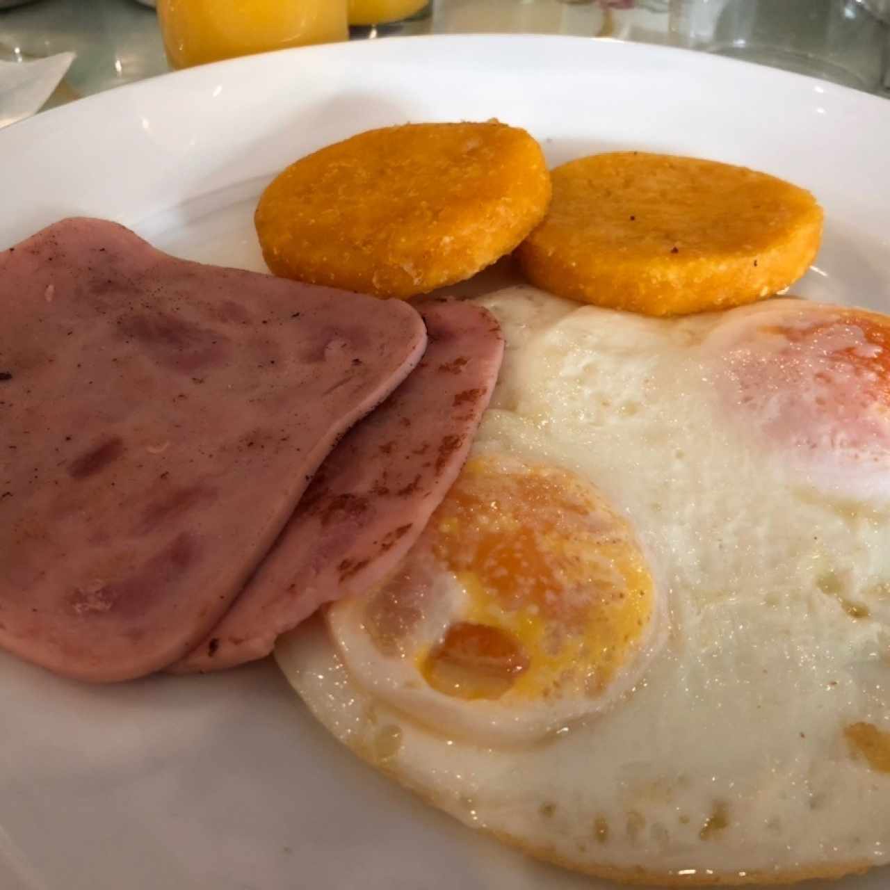 Desayuno Amricano con Jamón y Tortillas