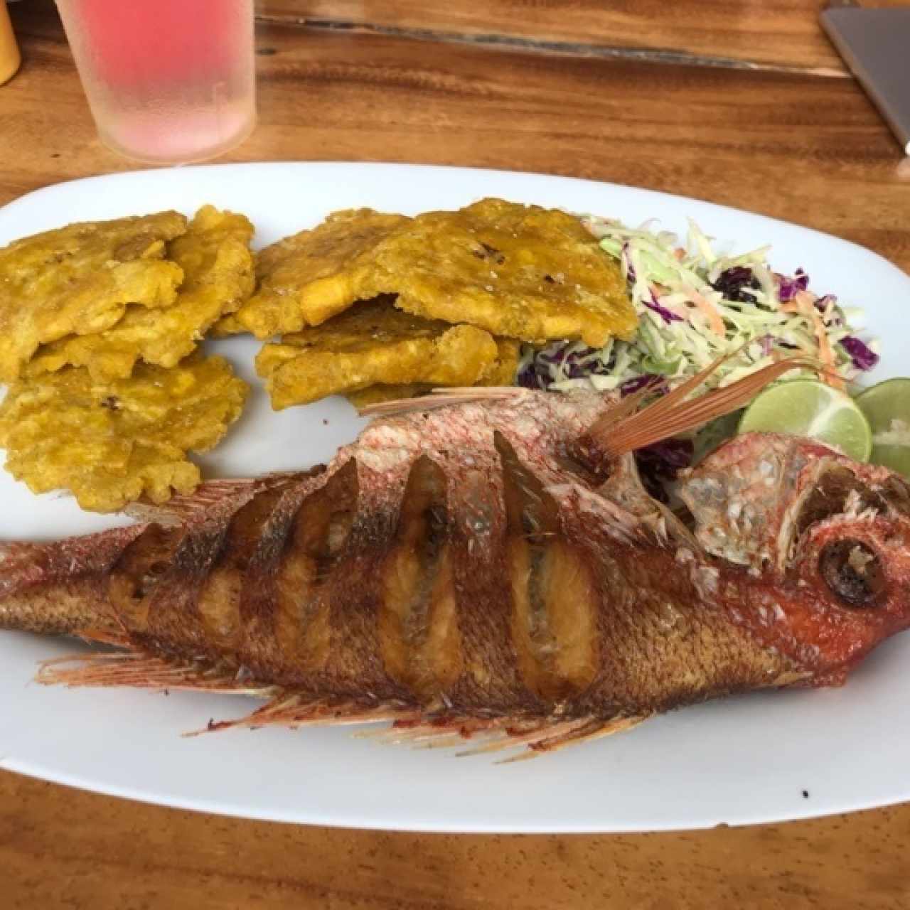 pescado frito con patacones