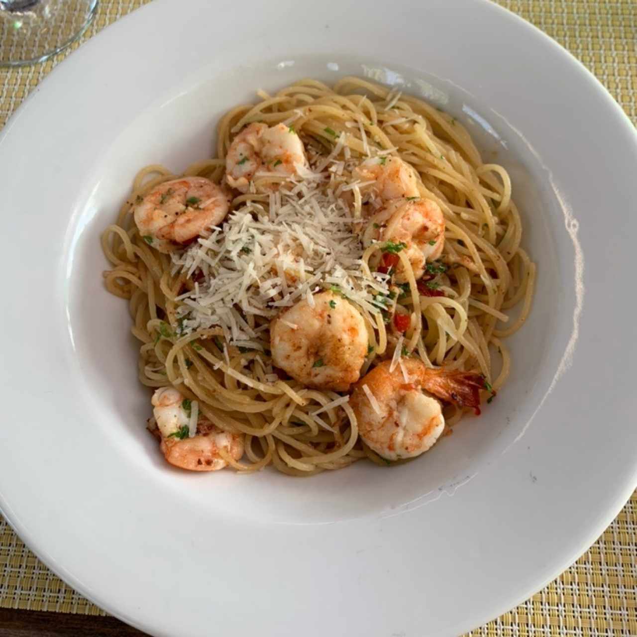 Pasta al oleo con camarones