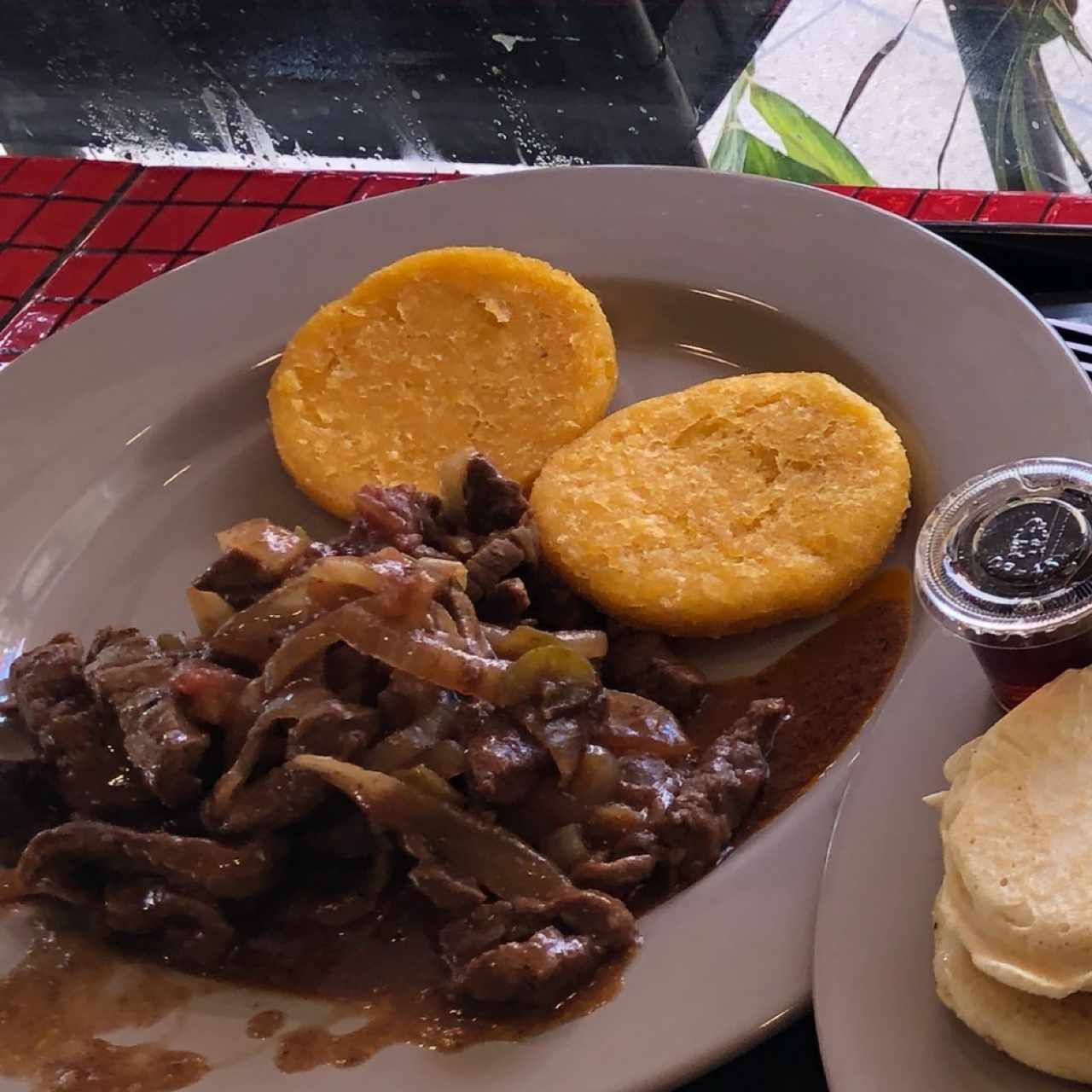 Bistec con tortillas