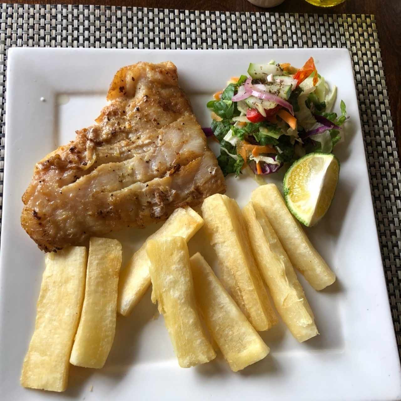 Filete a la Plancha con Yuca 