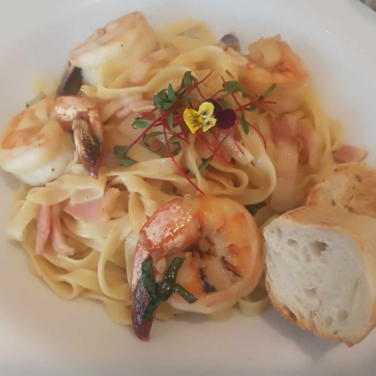 Pasta al Oleo con Langostinos