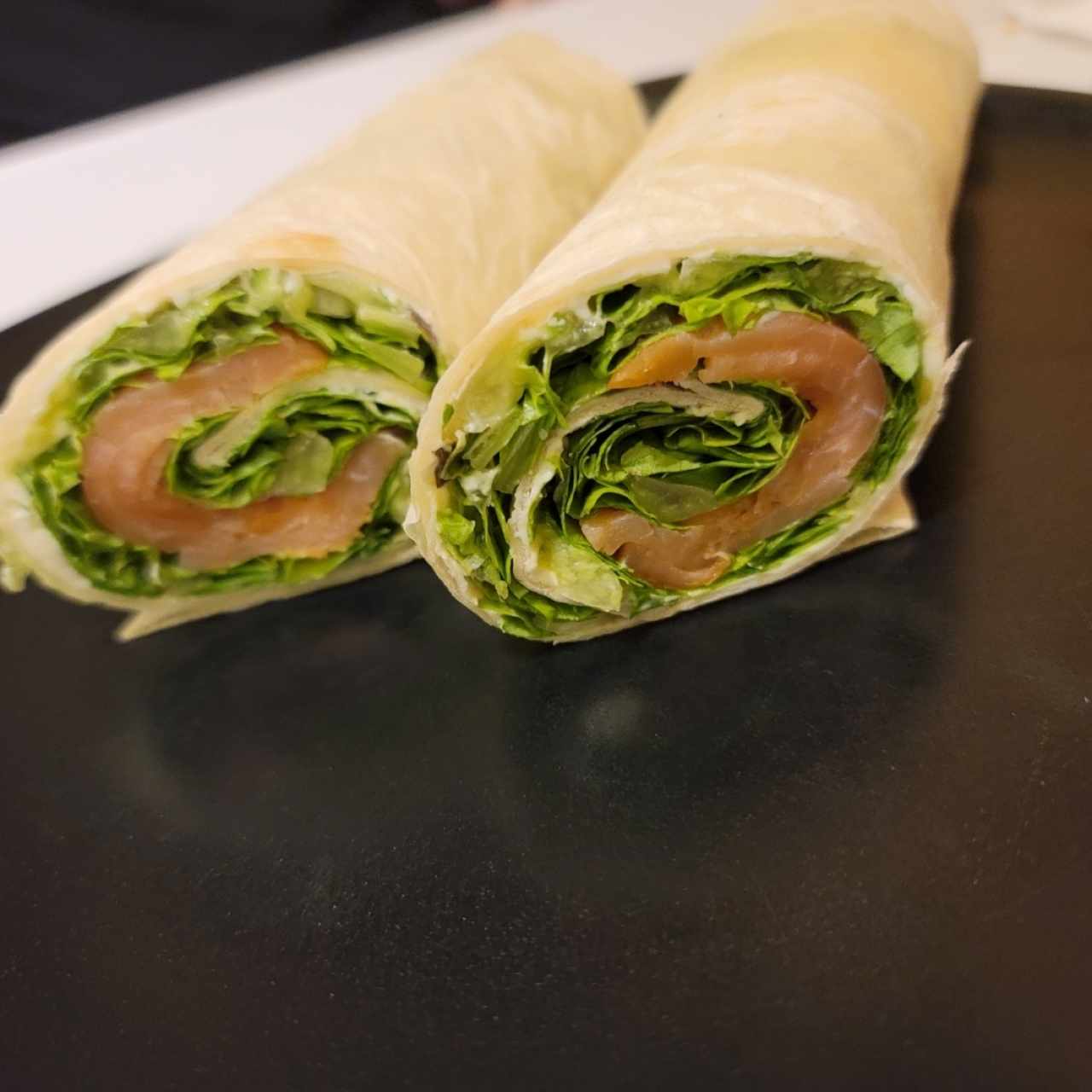 wrap salmon aguacatr