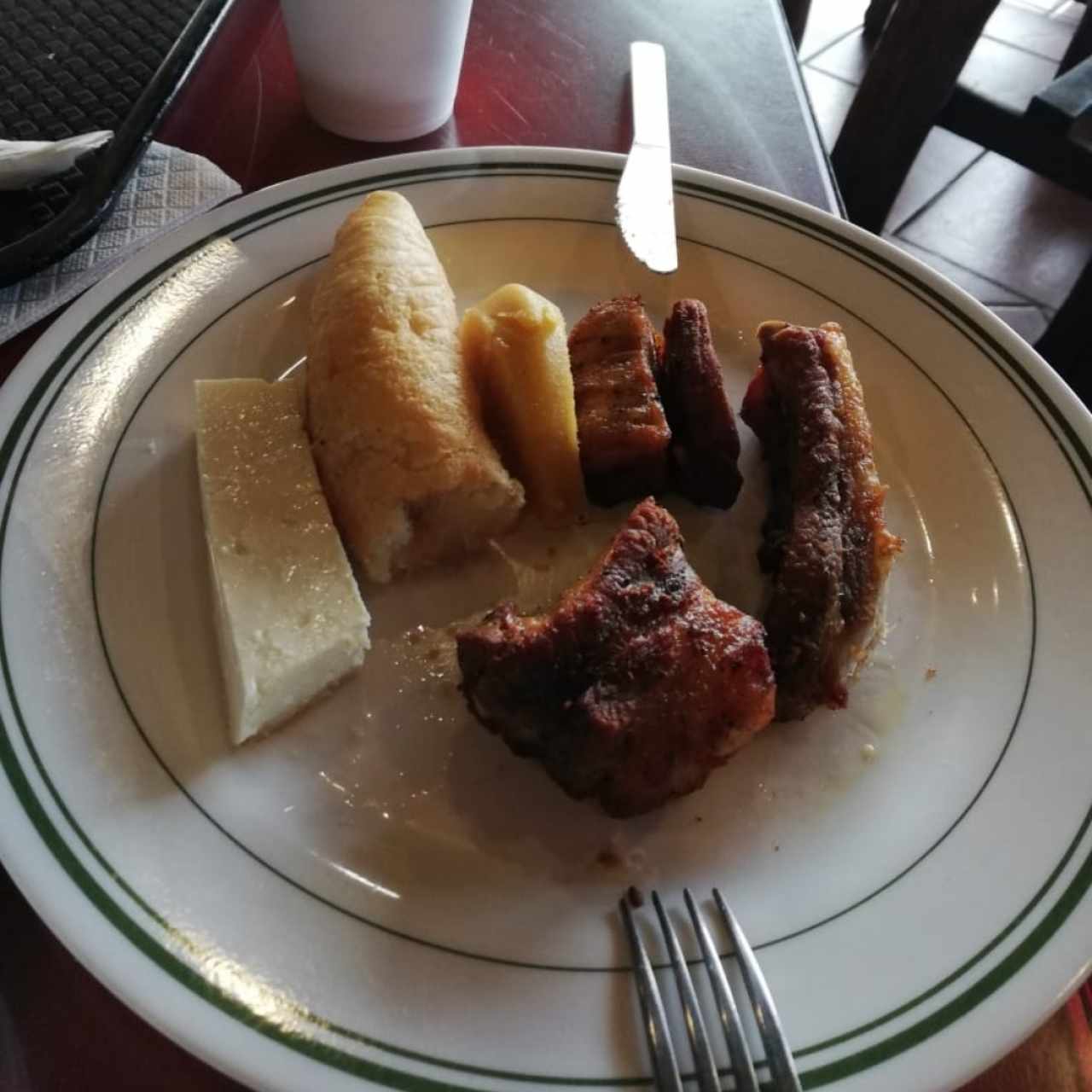 carimañola, queso y Costillas fritas