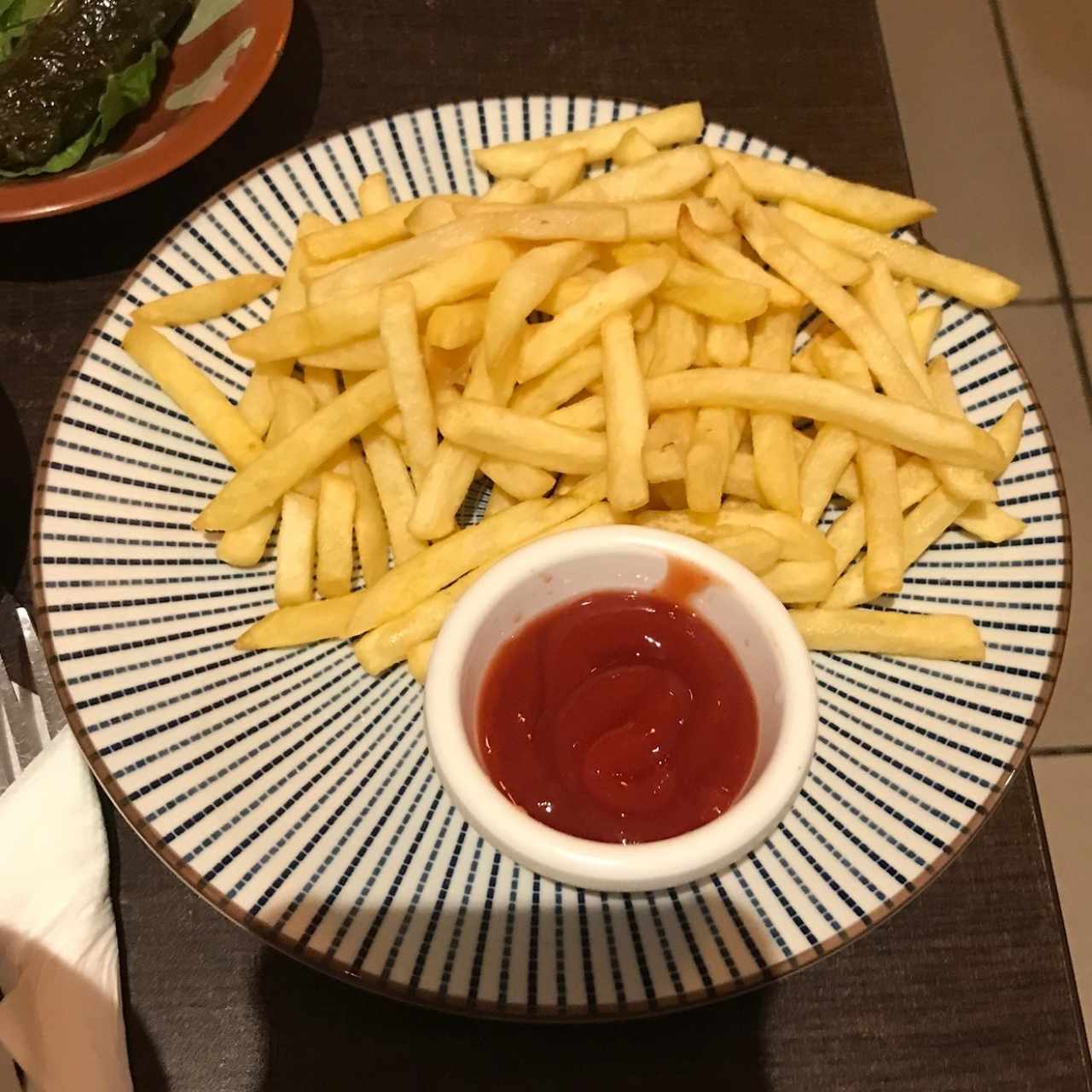 Papas fritas de la mesa libanesa