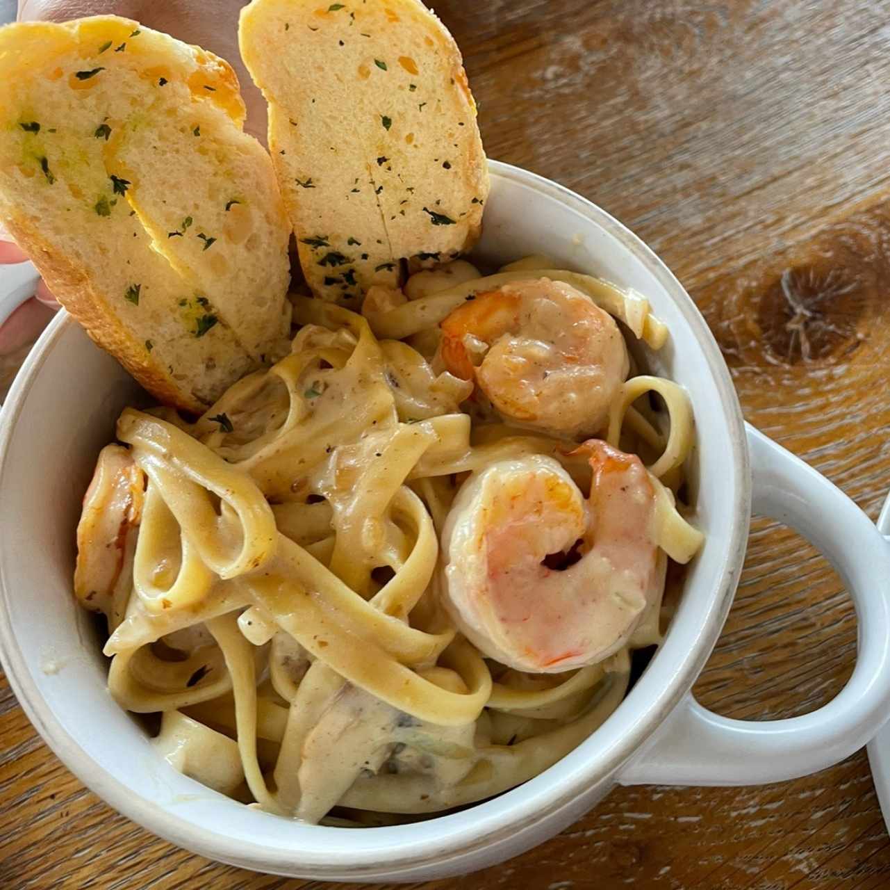 Pasta alfredo de mariscos