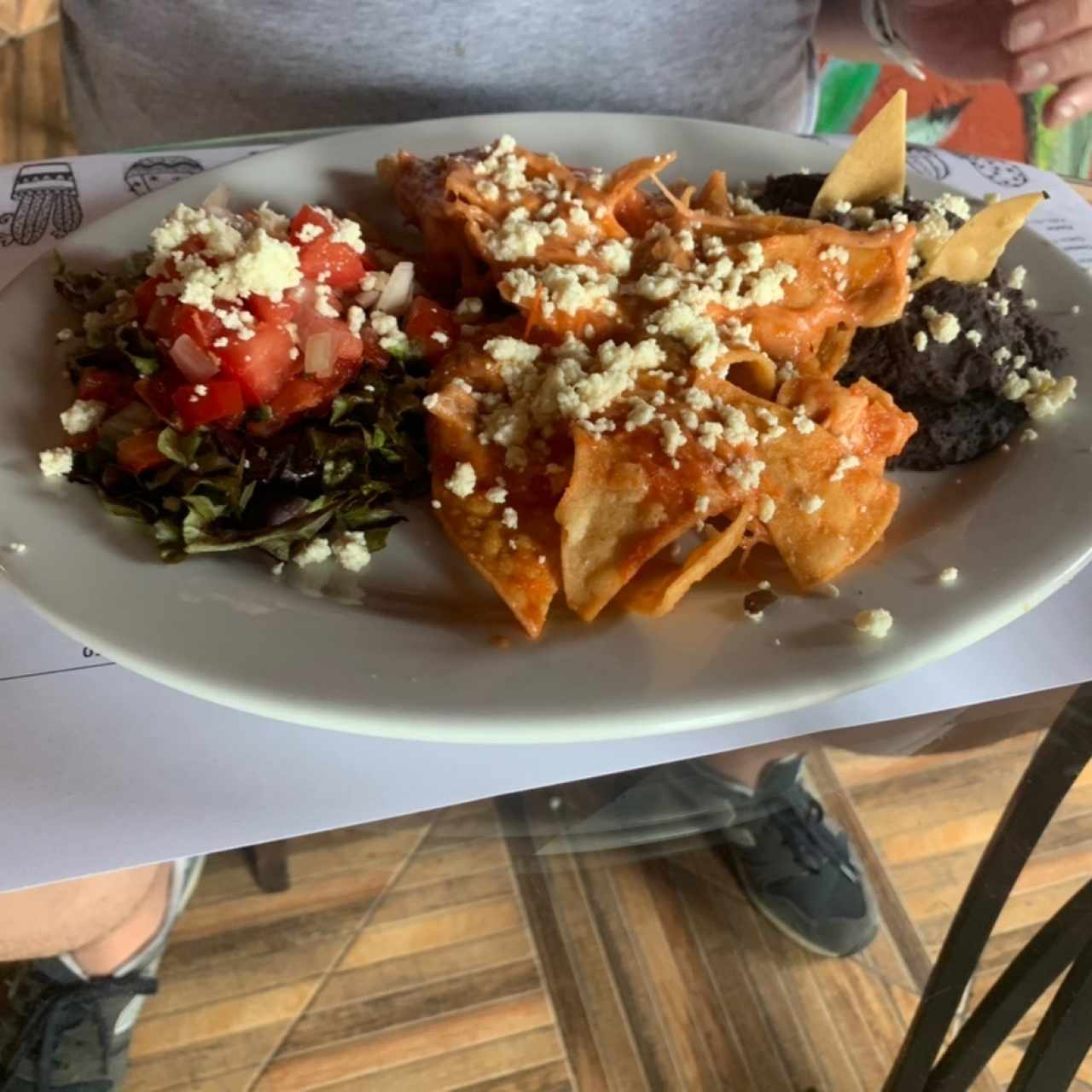 Chilaquiles rojos en salsa roja