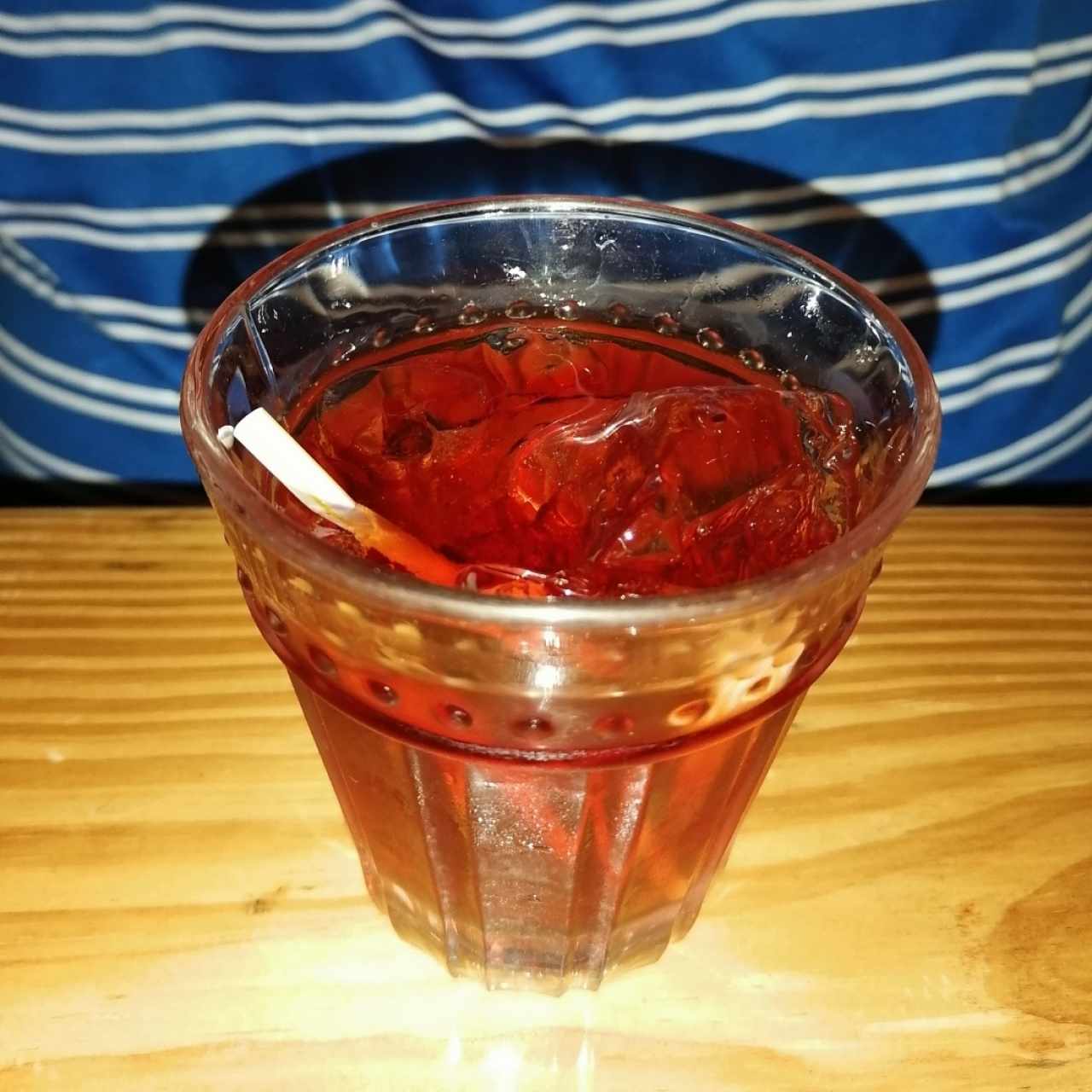 Negroni. No lo tomamos, mal presentado y sabor muy diferente a como es.