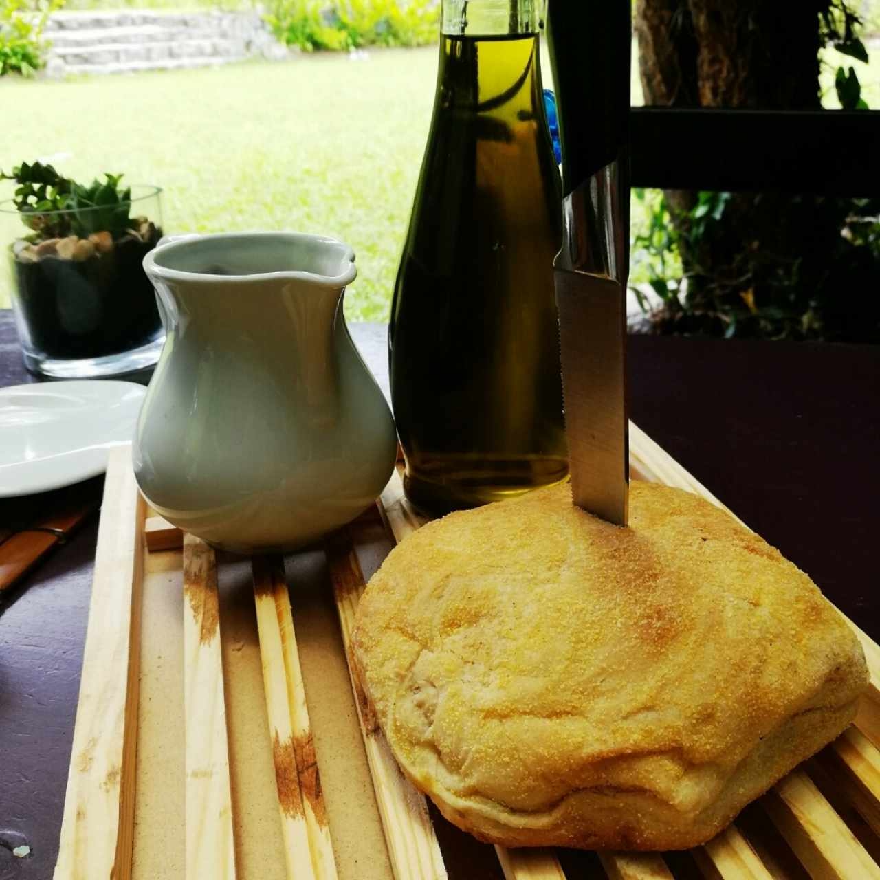 pan de la casa con oliva y balsamico